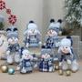 Imagem de Boneco de Neve Azul de Pelúcia - Enfeite de Natal para Árvore e Decoração de Casa