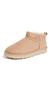 Imagem de Bota de moda feminina UGG Classic Ultra Mini Sand tamanho 6