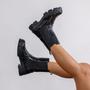 Imagem de Bota Feminina Cano Curto Tratorada Chelsea Blogueira Coturno Lançamento Preto Verniz