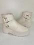Imagem de Bota Feminina Moleca Off White Tratorado com Zíper Lateral - Conforto e Estilo  5351.103
