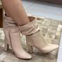 Imagem de Bota Feminina Slouchy Couro Legítimo Off White Salto Bloco