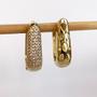 Imagem de Brinco Argola em U Leda com 5 fileiras Cravejadas com Zircônias Cristal banhado em ouro 18k