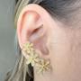 Imagem de Brinco Ear Cuff Flores Cravejado Zircônia Banhado em Ouro 18k