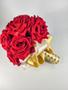 Imagem de Buquê De Noiva Rosas Vermelhas Cetim Dourado, Creme Corações