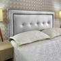 Imagem de Cabeceira Cama Queen Veneza 05 Diamond 2 Com tachas Corano Branco 60 RBL