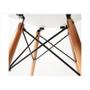 Imagem de Cadeira Eiffel Charles Eames em ABS Preta com Base de Madeira DSW - Facthus