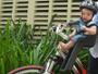 Imagem de Cadeirinha Menina bebê nenem criança Bicicleta Ate 15kg Dianteira Baby Grafite-rosa