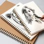 Imagem de Caderno de Desenho Espiral 160gsm - 30 Folhas (60 Páginas) para Aquarela e Esboços