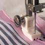 Imagem de Calcador de Teflon Para Pregar Ziper Invisivel Máquina de Costura Industrial