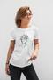 Imagem de Camiseta Feminina Com Estampa De Mulher Com Flores!