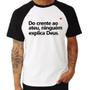 Imagem de Camiseta Raglan Do crente ao ateu, ninguém explica Deus - Foca na Moda