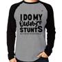 Imagem de Camiseta Raglan I do my own stunts but never intentionally Manga Longa - Foca na Moda