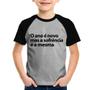 Imagem de Camiseta Raglan Infantil O ano é novo mas a sofrência é a mesma - Foca na Moda