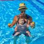 Imagem de Canguru Impermeável para Bebê Passeio e Piscina em Neoprene Cinza Waterland Baby