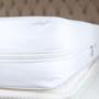 Imagem de Capa protetora de colchão de berço americano  com ziper  -branco conforto