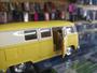 Imagem de Carrinho em miniatura modelo 1962 Volkswagen classical bus kt5060 escala 1/32