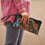Imagem de Carteira Quadrada Étnica com Bordado Floral e Pulseira - Bolsa de Noite para Celular e Itens