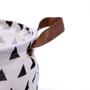 Imagem de Cesto Decorativo Multiuso Organizador Triângulos Branco 15x26x26 cm - Indo Decorar