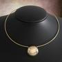 Imagem de Choker fio com pingente redondo abaulado banhado a ouro 18 k tamanho interno de 14,5 cm, 