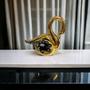 Imagem de Cisne Decorativo Dourado com Preto - 33x34x13cm - Escultura de Luxo Atemporal - Decorativa com Detalhes Intrincados!