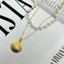 Imagem de Colar Pérolas Branca + Colar Concha  Banhado a Ouro 18k