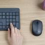 Imagem de Combo Teclado e Mouse sem fio Logitech MK235 USB ABNT2 Preto 920-007903