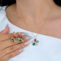 Conjunto Brinco e Colar Flor Cravejado Semijoia Antialérgico - Santo Estillo Semijoias Imagem de Conjunto Brinco e Colar Flor Cravejado Semijoia Antialérgico