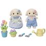 Imagem de Conjunto de jardinagem Calico Critters Blossom com irmãos Flora Rabbit