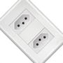 Imagem de Conjunto Fame Evidence 4X2 Branco Com Placa (2Tomada 10A)