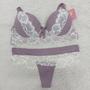 Imagem de Conjunto lingerie com detalhes em renda, sutiã com bojo e calcinha fio