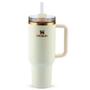 Imagem de Copo Quencher Stanley Térmico com 1,18 Litros de Capacidade Cream Moon
