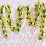 Imagem de Corrente Com 72 Flores De Girassol Artificial 190cm 