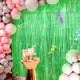 Imagem de Cortina de Fundo com Franjas BOEIAC Tinsel Verde - Pacote com 3x1x2m