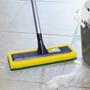 Imagem de cozinha americana mop espuma esponja vassoura esfregao rodo limpa vidros casa pisos