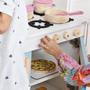 Imagem de Cozinha Infantil com Pia Fogão e Microondas