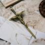 Imagem de Crucifixo Cruz Parede Porta Metal Dourado Pequeno 14 cm