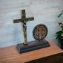 Imagem de Crucifixo de Mesa com Medalha de São Bento