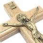 Imagem de Crucifixo De Parede Medalha De São Bento Cristo Metal Dourado 17 Cm