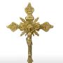 Imagem de Crucifixo Dourado Bronze Altar Mesa Trabalhado Igreja 32 Cm