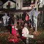 Imagem de Decoração de Halloween: Crânio e Fantasma para Festa e Casa Assombrada