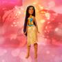 Imagem de Disney Princess Royal Shimmer Pocahontas Doll, Boneca de Moda com Saia e Acessórios, Brinquedo para Crianças 3 anos ou mais