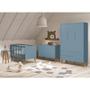 Imagem de Dormitório Infantil Theo Retrô 3 Portas, Cômoda 1 Porta, Berço e Mesa de Apoio Azul com Pés Amadeirado - Reller Móveis