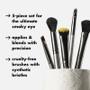 Imagem de e.l.f. Smoky Eye Brush Kit, 5 pincéis de maquiagem veganos, combina perfeitamente sombra e delineador