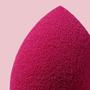 Imagem de e.l.f. Total Face Blending Sponge, Esponja de maquiagem sem látex com lados angulares e arredondados para corretivo ou fundação, vegan & cruelty-free, 1 peça