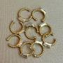 Imagem de Ear Cuff Dourado com Zircônia Retangular Rebeca