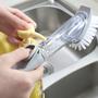 Imagem de Escova com dispenser para lavar louça - Chen