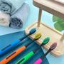 Imagem de Escova Dental 30 Uni Com Capa Protetora Kit Higiene Bucal