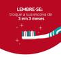 Imagem de Escova Dental Colgate Classic Clean Pack com 3