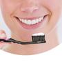 Imagem de Escova Dental Colgate Slim Soft Black Macia Cores Sortidas Leve 2 Pague 1