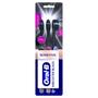 Imagem de Escova Oral B Indicator Black Sensitive - Embalagem com 3 Unidades